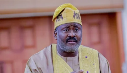 Desmond Elliot 1536x864 1